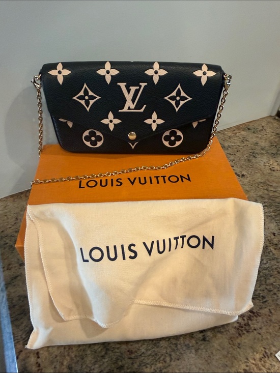 Louis Vuitton Handbags - Louis Vuitton Pochette Felicie Authentic
